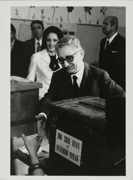 Giovanni Leone voting