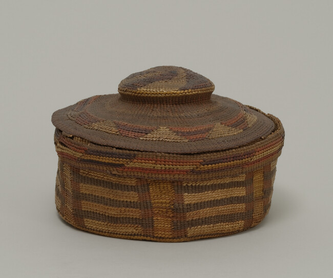 Basket and lid of a woman's work basket