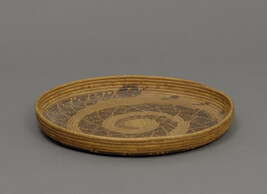 Basket Tray depicting a Diamondback Rattlesnake