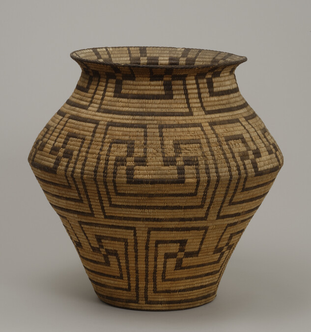 Jar shaped basket