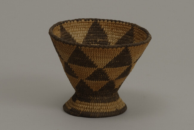 Miniature basket (footed cup)