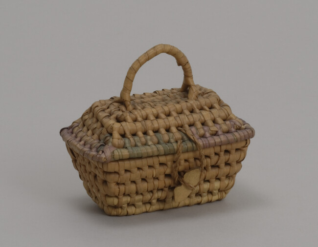 Rectangular covered basket