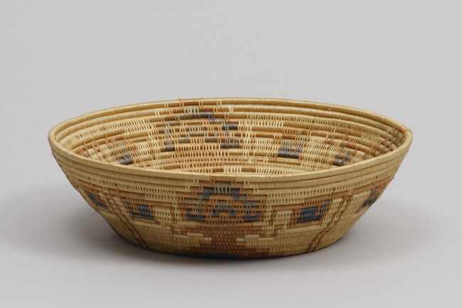 Coil-Thread Basket