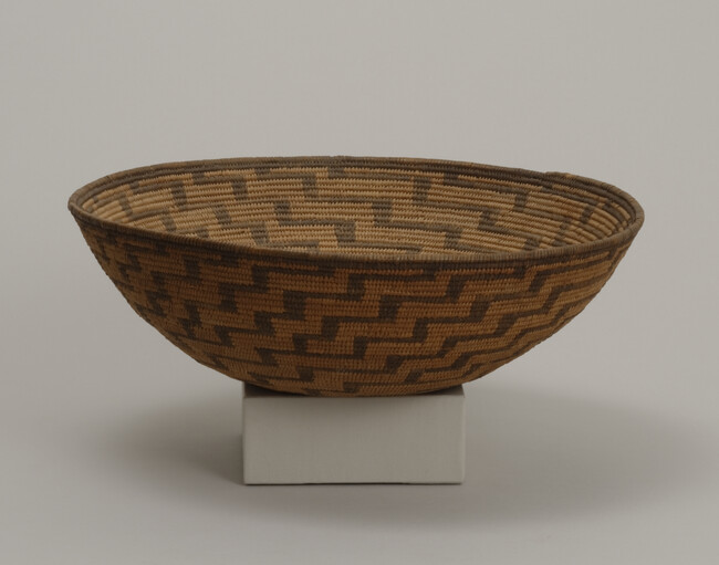 Shallow bowl shaped basket