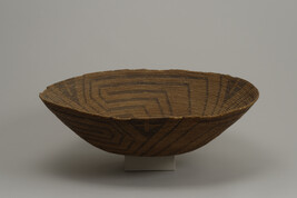 Shallow bowl shaped basket