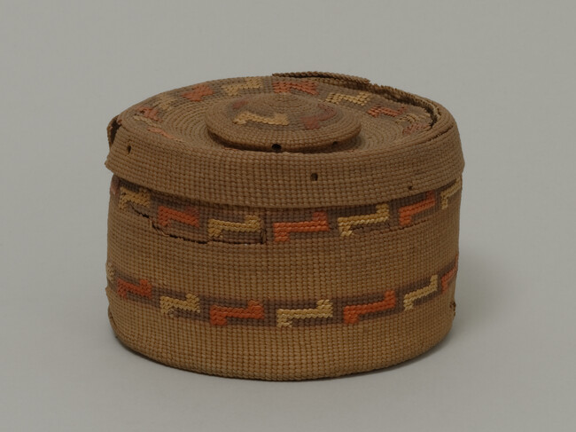 Tuñdaadaxákw (Rattle Top Basket)