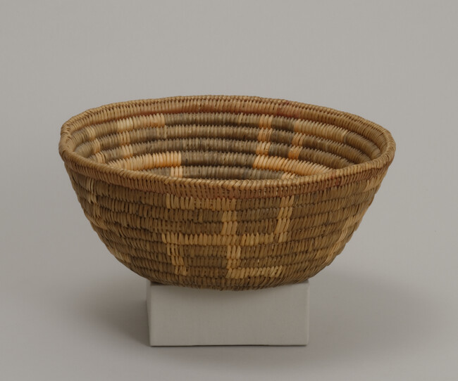 Basket with Whirling Log Design