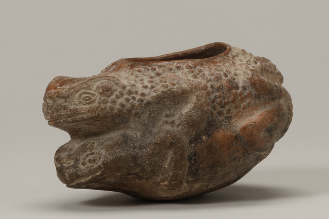 Vessel in the form of two Toads Copulating