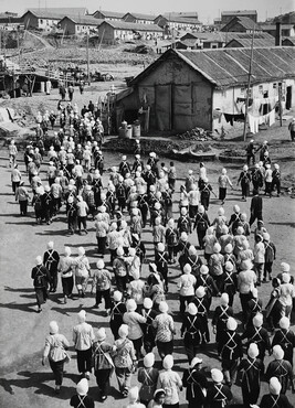 Lunch break for textile workers, China