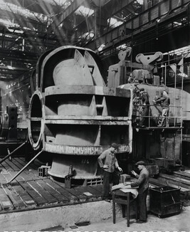 Building Communism (Interior of Uralmach Factory)