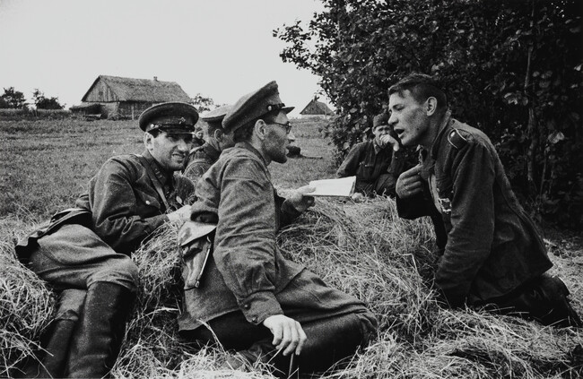 Lapin and Khatsrevin interrogating a German POW