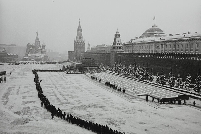 Queue at Lenin's Tomb