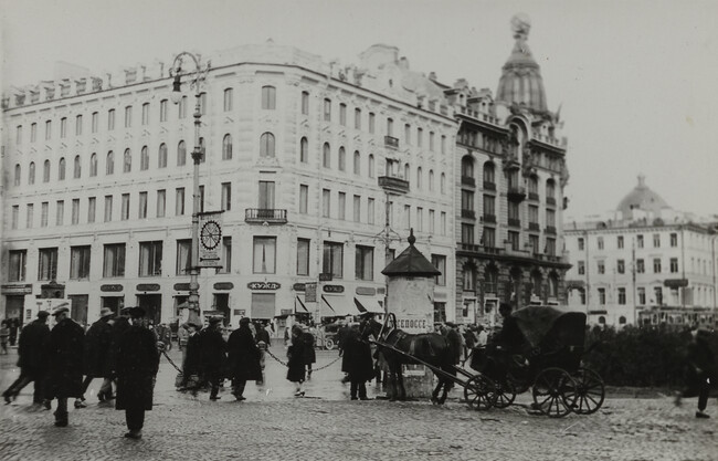 Street scene with horse-drawn cart, Leningrad