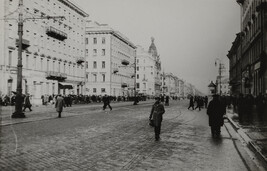 Street scene with pedestrians, Leningrad