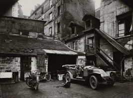 Cour, rue de Valence (Courtyard, rue de Valence), number 13 of 20, from an untitled portfolio