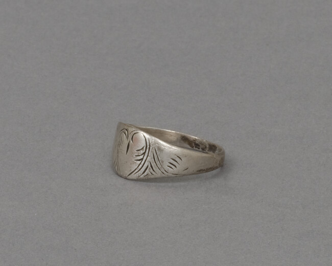 Silver Finger Ring with an engraved Double Heart Design