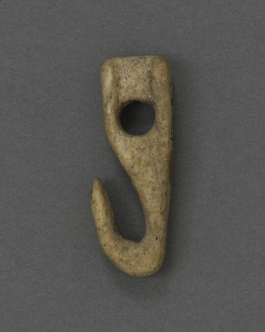 Double-eye block used for the rigging of an umiak (angyaq 