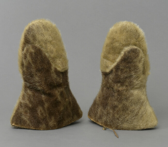 Alternate image #1 of Men's Double-Thumbed Sealskin Mittens