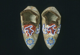 Seaweed and Foliate Pattern Child's Moccasins