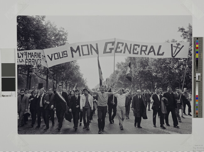 Alternate image #1 of Pro-Gaullist demonstration, May 30, 1968