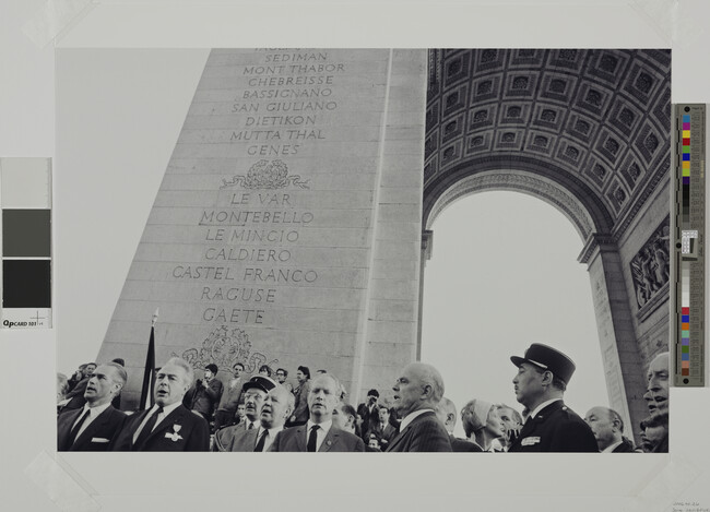 Alternate image #1 of Pro-Gaullist demonstration at the Arc de Triomphe, May 30, 1968