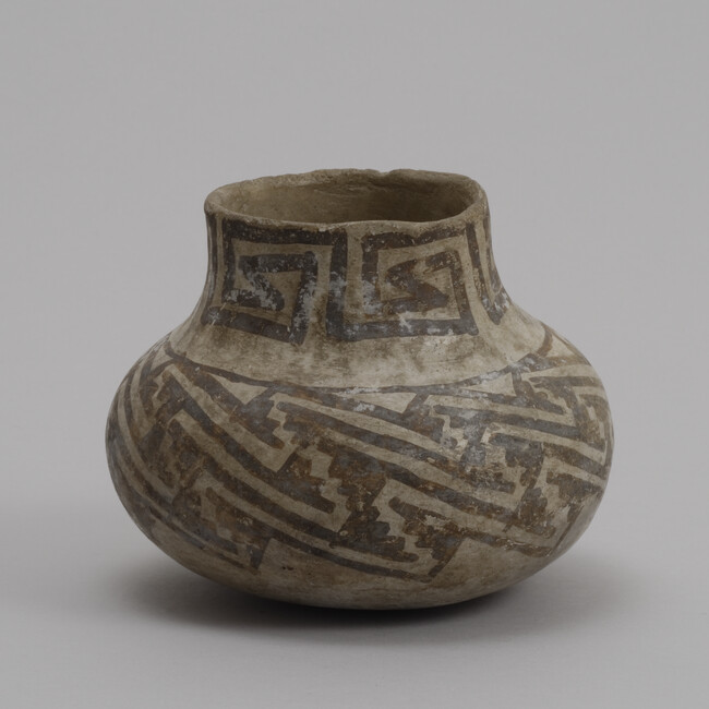 Jar, Kayenta Black-on-white type