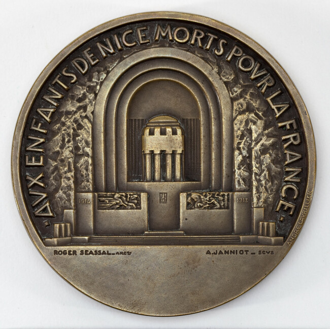 Alternate image #1 of Nice War Memorial 1914-18 Commemorative Medal; Warrior and Lion (obverse); Nice War Memorial (reverse)

