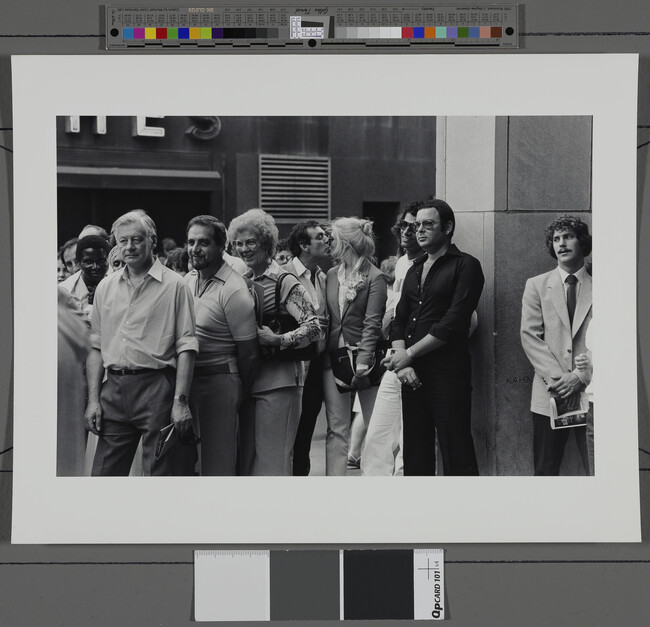 Alternate image #1 of The Kiss, Times Square