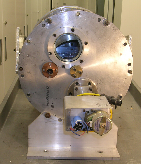 Interaction Chamber for Smith Purcell Experiment