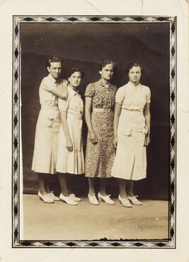 Pauline Stark, Irene Birdsong, Catherine Stark, and Inez Stark