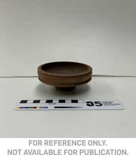 Footed bowl or cup