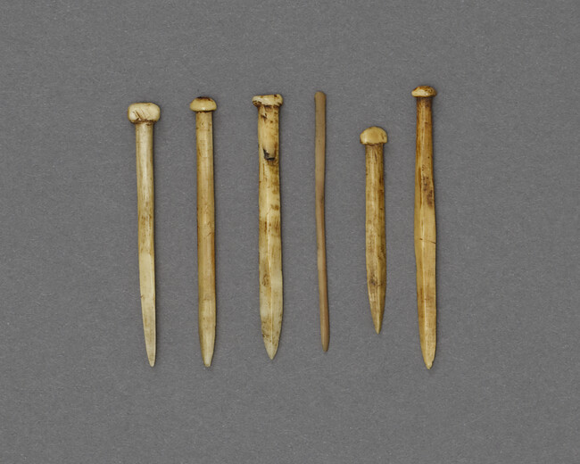 Set of ivory pegs